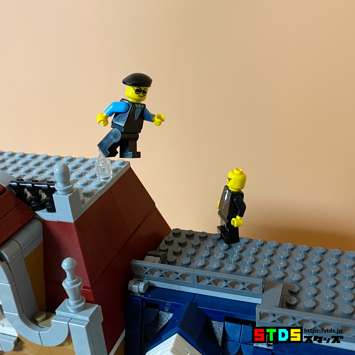 LEGO 10270 Bookshop Review : Watch Statham and Stallone's Breathtaking Action