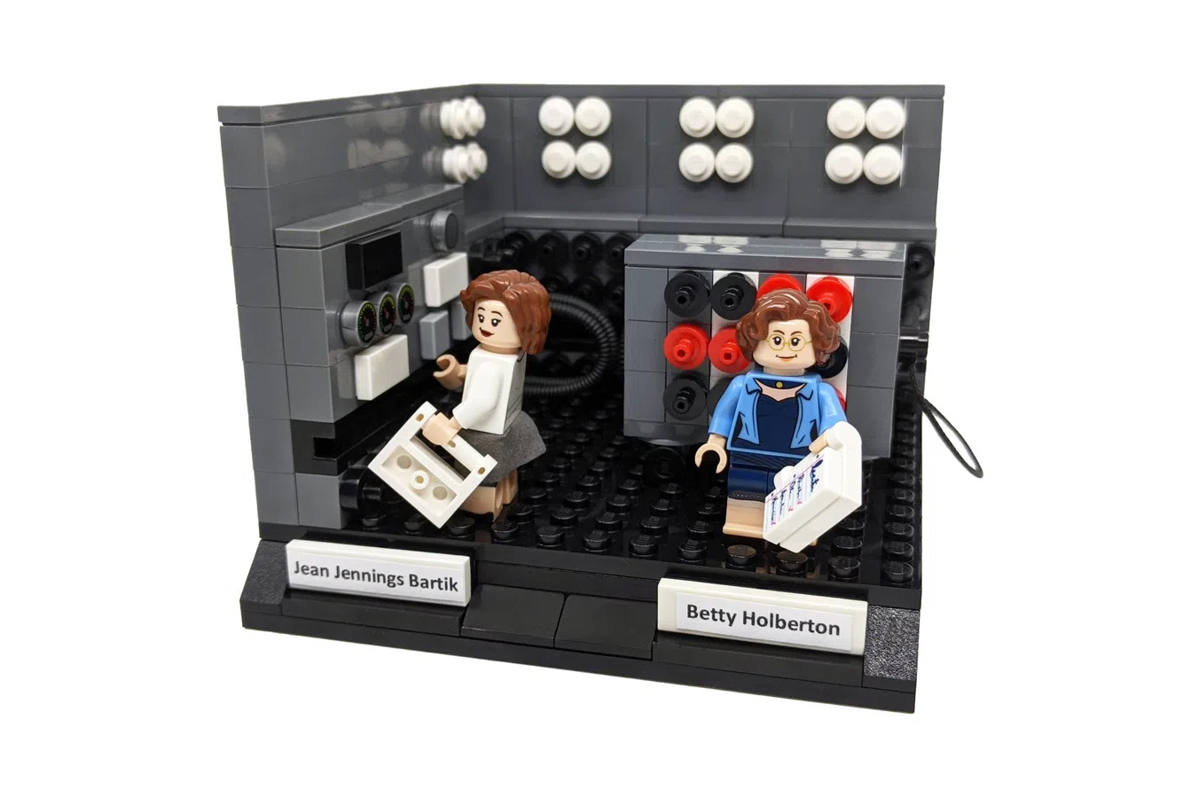 WOMEN OF COMPUTING Achieves 10K Support on LEGO IDEAS