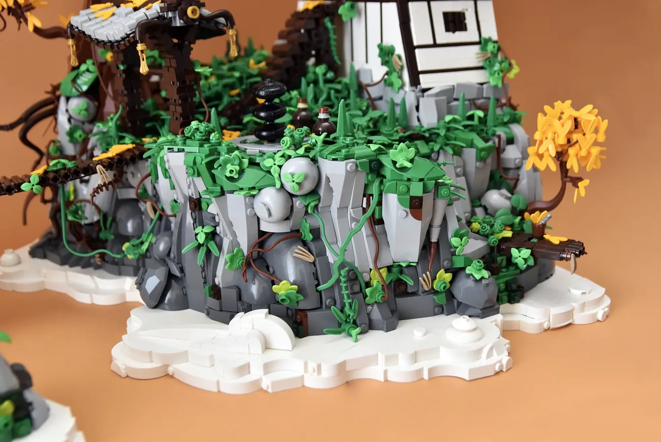 Lego (R) Ideas Cliff 