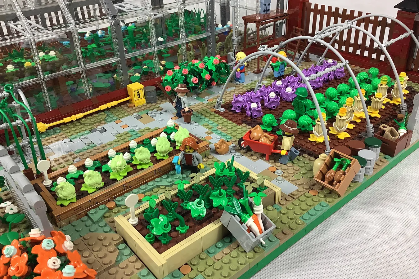 THE GARDEN AND GREENHOUSE Achieves 10K Support on LEGO IDEAS