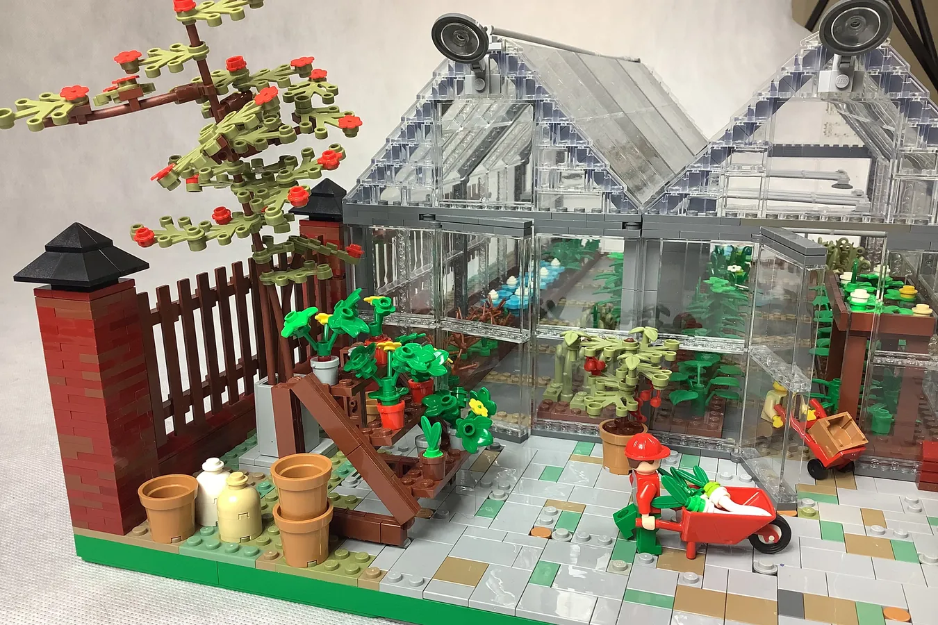 THE GARDEN AND GREENHOUSE Achieves 10K Support on LEGO IDEAS