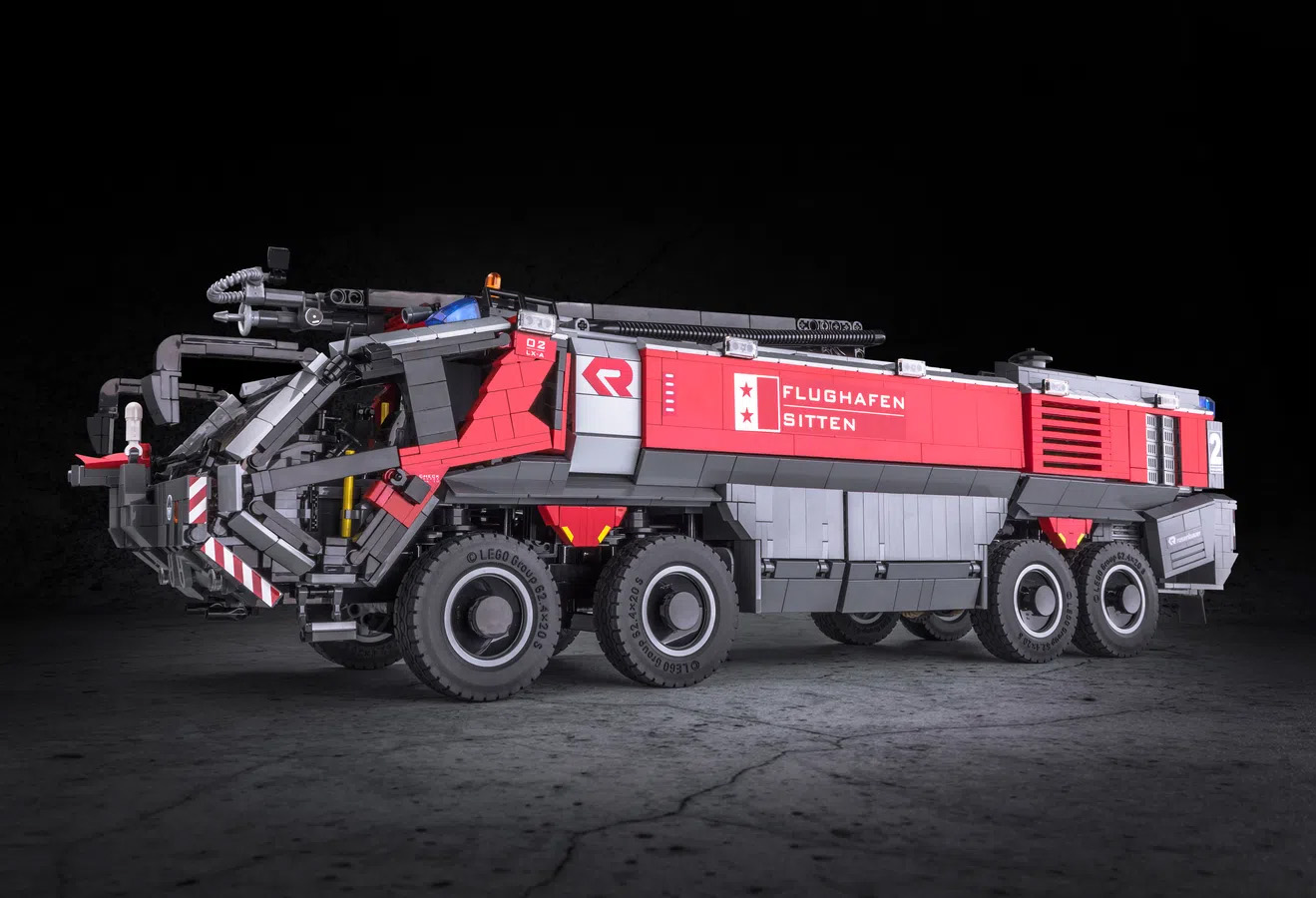 AIRPORT FIRETRUCK ROSENBAUER PANTHER 8X8 Achieves 10K Support on LEGO IDEAS