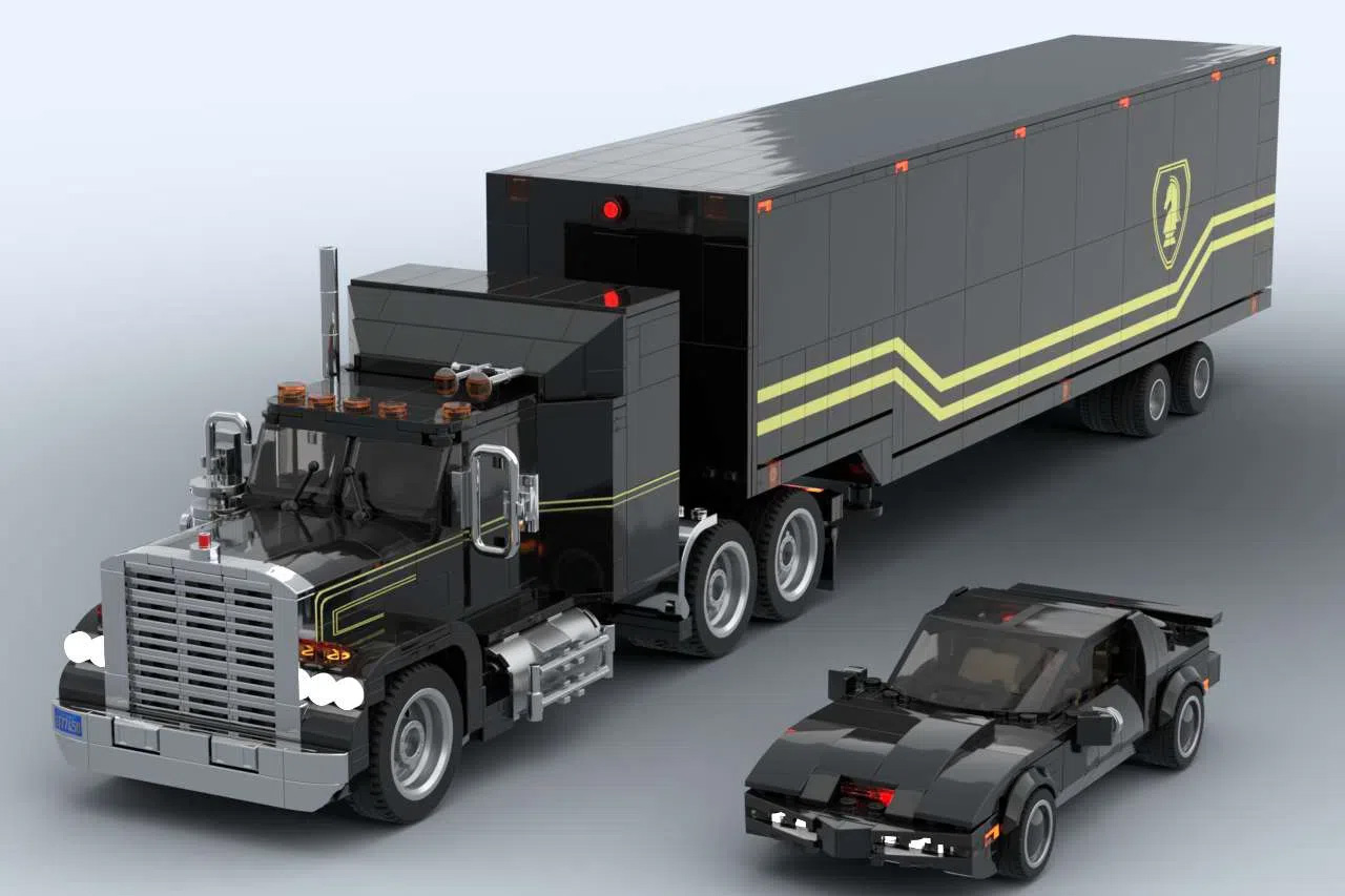 KNIGHT RIDER: KITT AND THE FLAG MOBILE COMMAND UNIT Achieves 10K Support on LEGO IDEAS