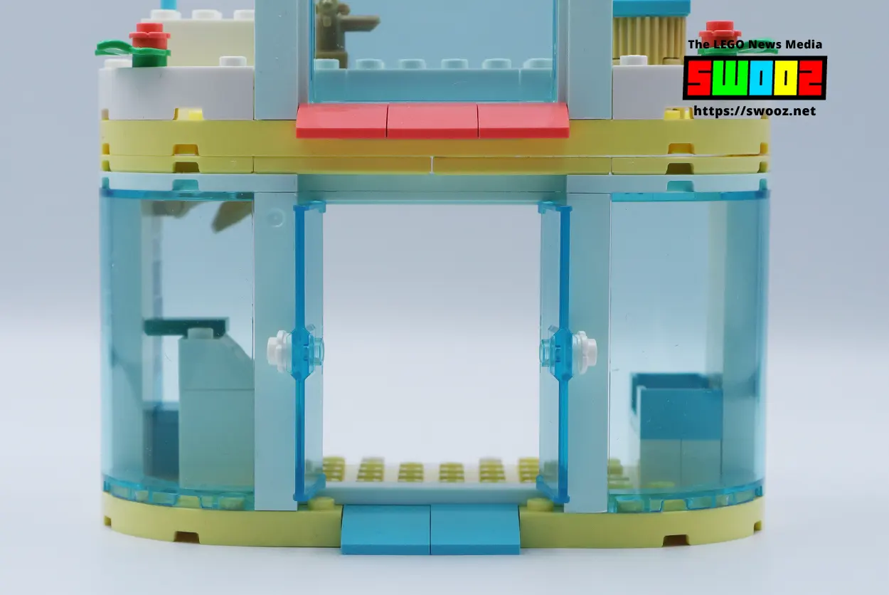 LEGO 41695 Pet Clinic with New Double Doors Review | Statham and Cat Appear