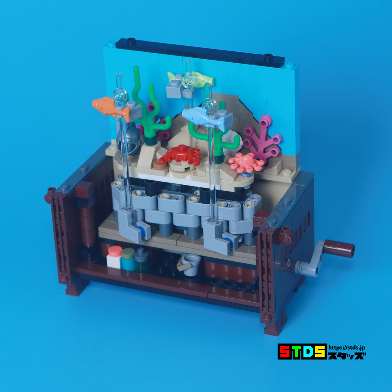Fish Swim So Fast! LEGO Bricklink 910015 Clockwork Aquarium Review
