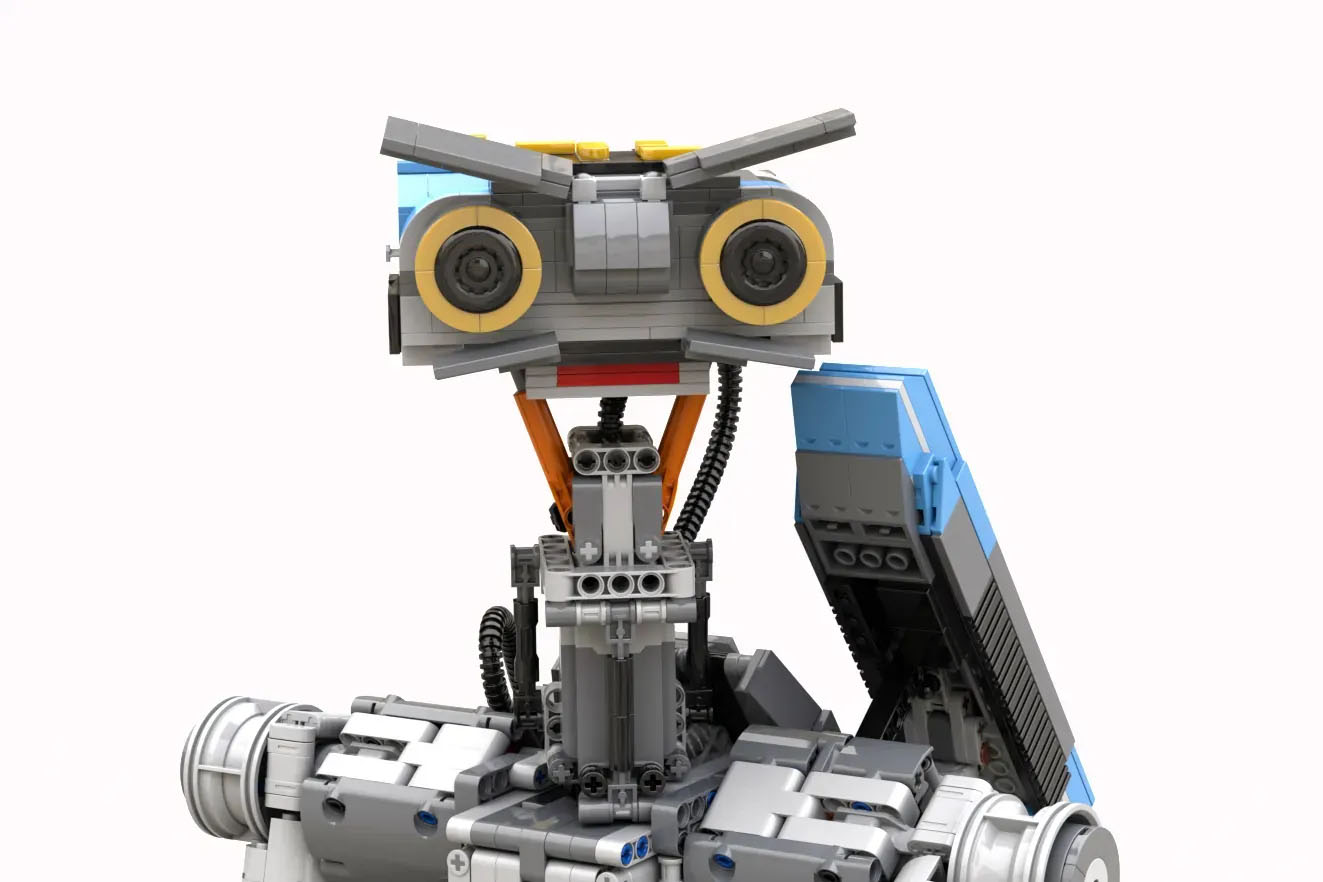  MOTORIZED JOHNNY 5 Achieves 10K Support on LEGO IDEAS