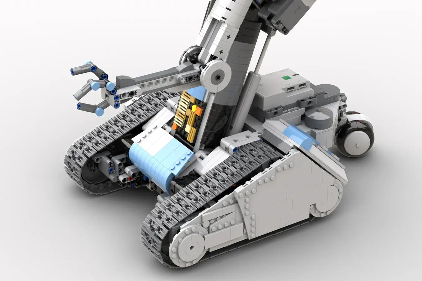  MOTORIZED JOHNNY 5 Achieves 10K Support on LEGO IDEAS